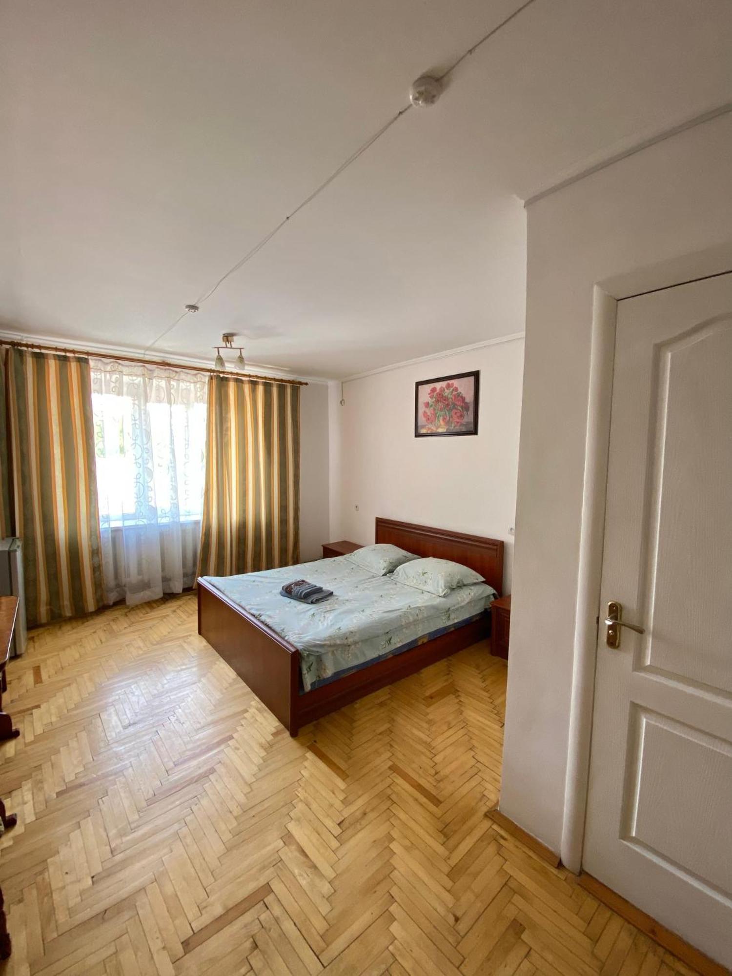 Удеч Hotel Zhidachov Exterior photo