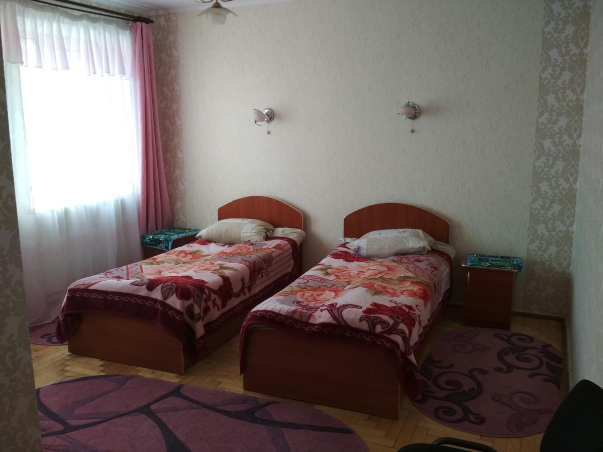 Удеч Hotel Zhidachov Exterior photo